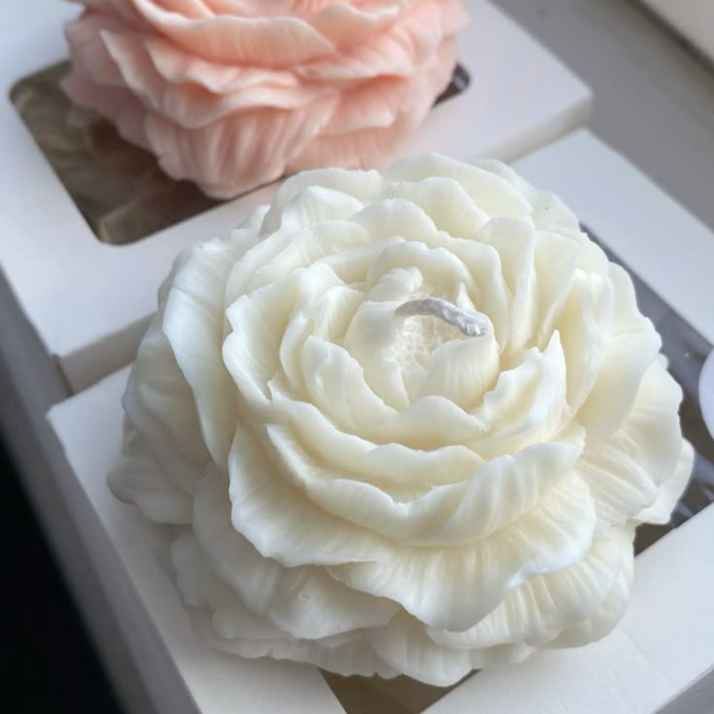 Soft Petal Scented Candle